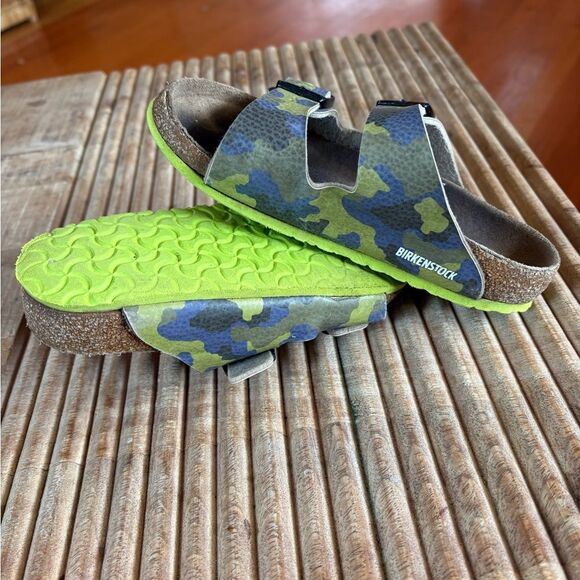 Kids Camo Birkenstock Sandals | size 32 - Picture 6 of 6